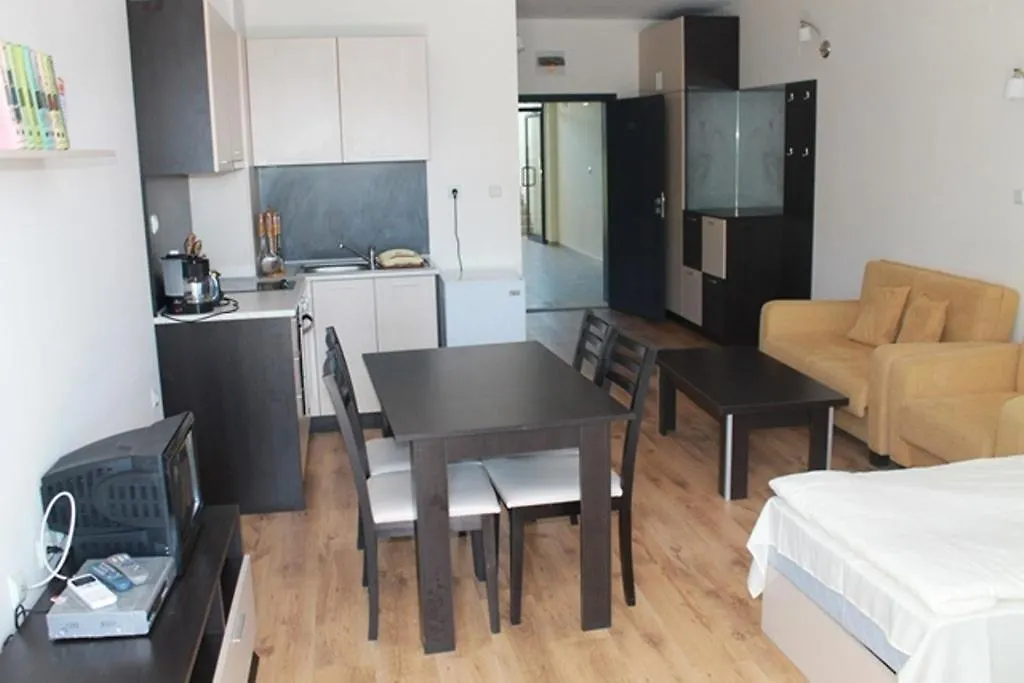 Dilov Apartments In Yalta Zlate písky
