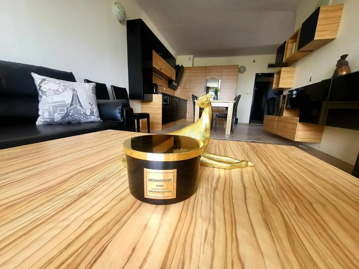 Dilov Apartments In Yalta Золотые Пески