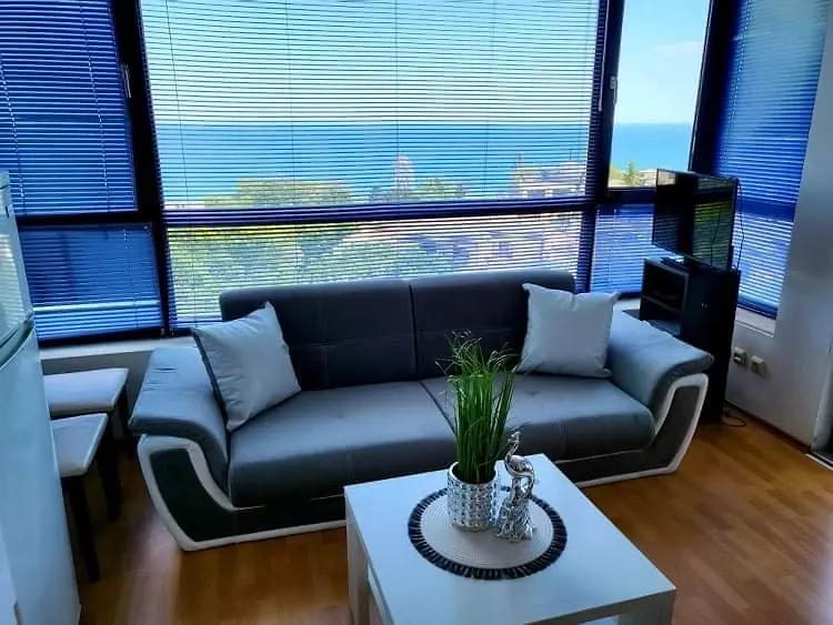 Dilov Apartments In Yalta Золотые Пески
