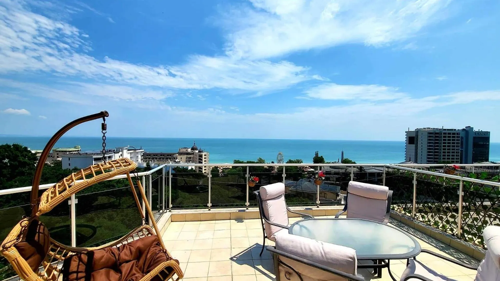 Dilov Apartments In Yalta Золотые Пески