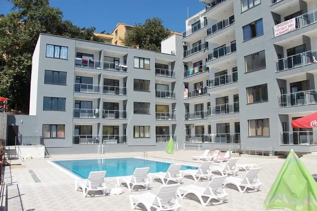 Dilov Apartments In Yalta Золотые Пески