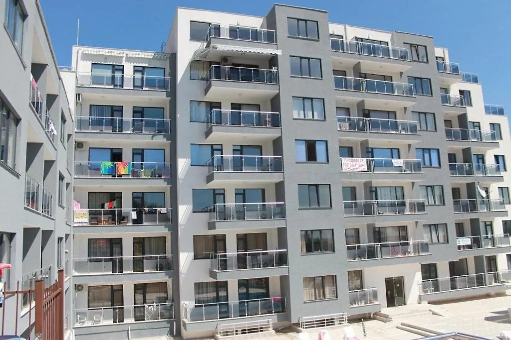 Dilov Apartments In Yalta Золотые Пески