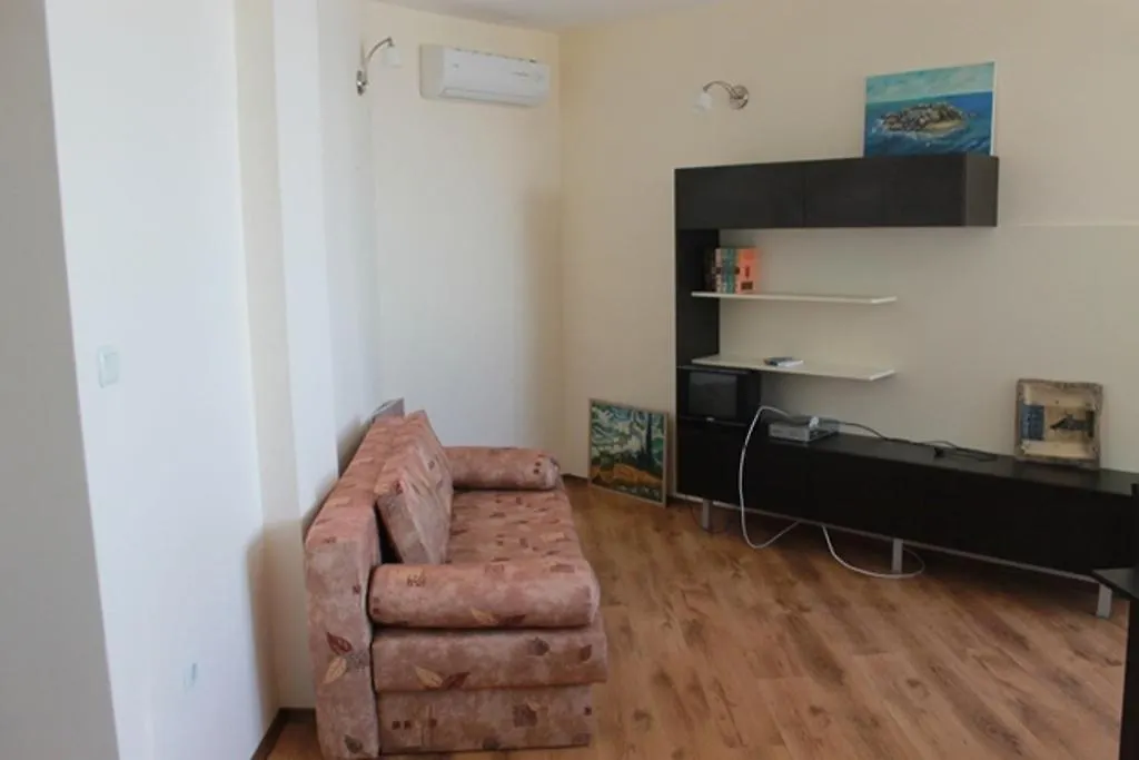 Dilov Apartments In Yalta Золотые Пески