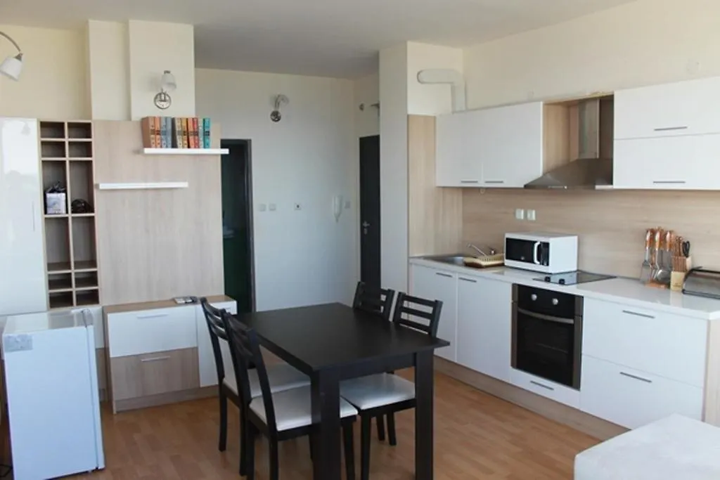 Dilov Apartments In Yalta Золотые Пески