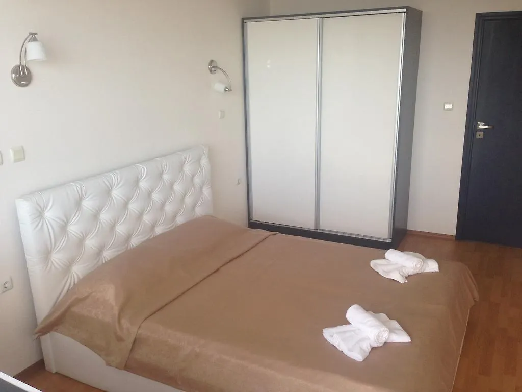 Dilov Apartments In Yalta Золотые Пески 0*,